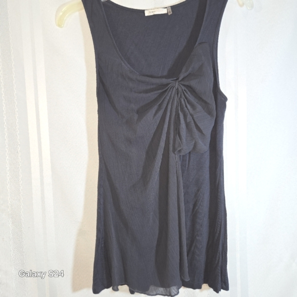 FOREVER FASHION SLEEVELESS BLACK BLOUSE SIZE MEDIUM